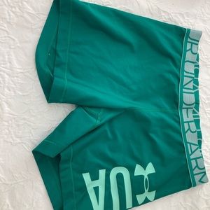Under armor spandex shorts  size small